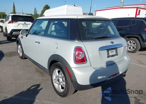 2013 Mini Hardtop Cooper z USA, uszkodzony, nr VIN WMWSU3C55DT689668